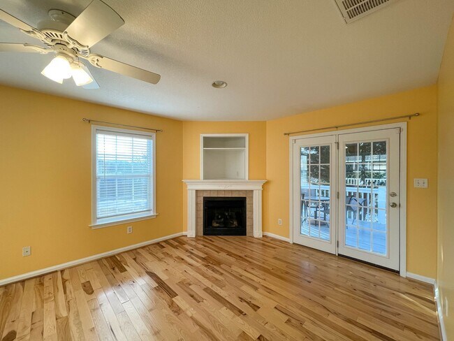Foto del edificio - Beautiful Four Bedroom in East Asheville