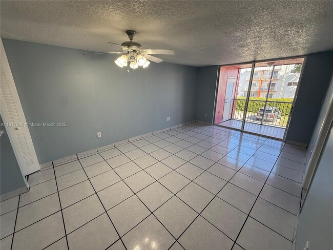 Foto del edificio - 19761 SW 114th Ave