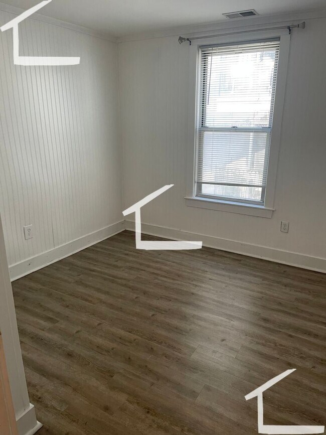 Building Photo - HOT SOUTH BOSTON LISTING!!!!!!!