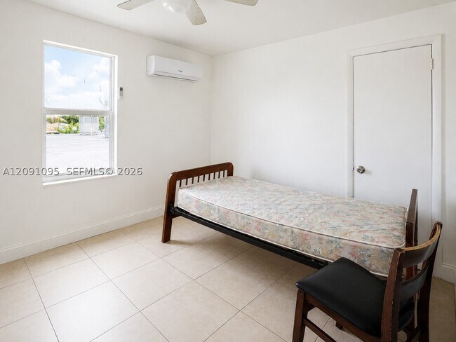 Foto del edificio - 1186 NW 103rd St
