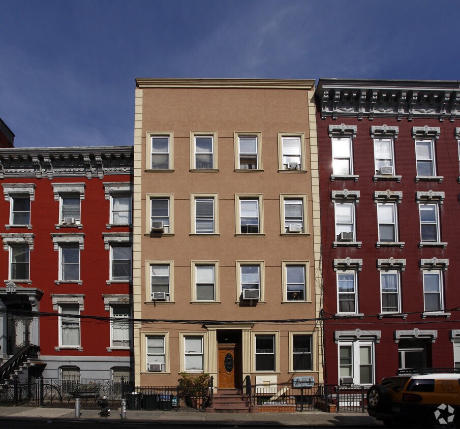 Building Photo - 86 Berry St