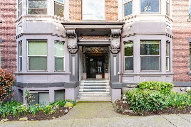 Foto del edificio - Qualman Apartments