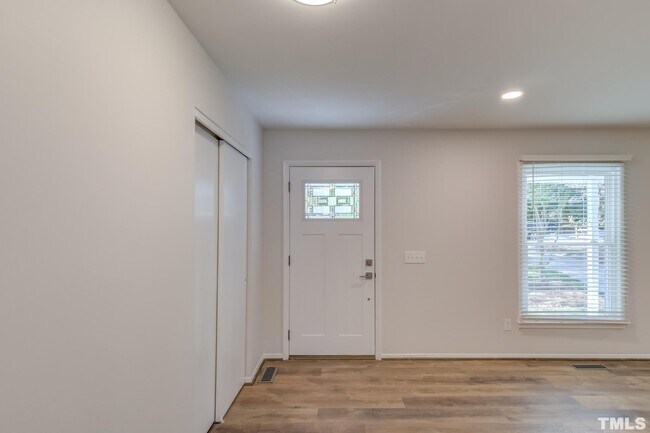 Foto del edificio - 1105 Wicklow Dr