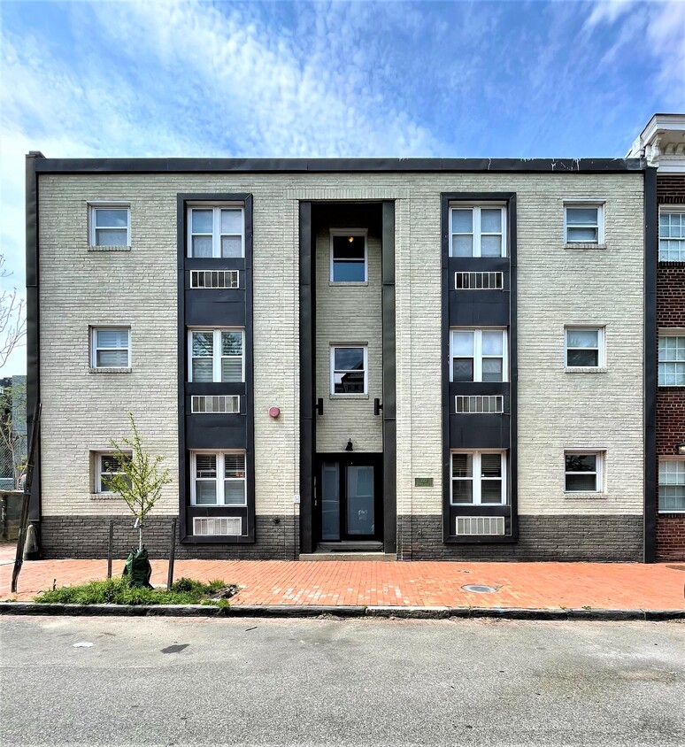 Primary Photo - 1512 Marion St NW