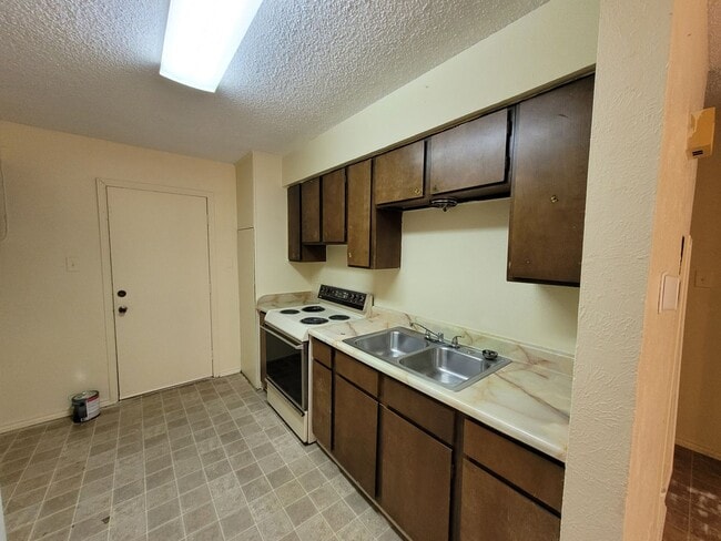 Photo - 613 Maurice St Apt A-B
