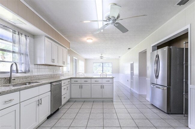 Building Photo - 1214 Ansin St