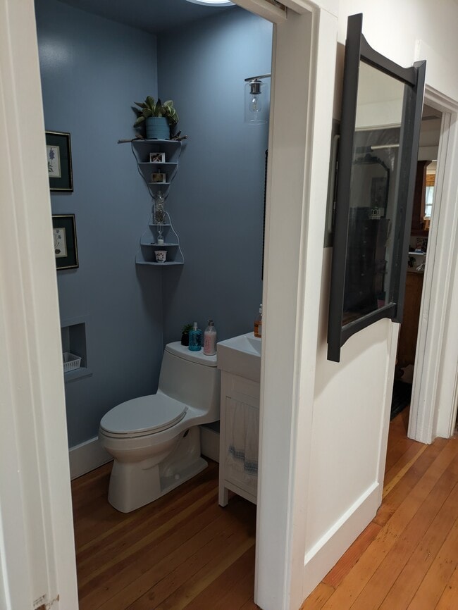 Building Photo - 522 E Maple Ave