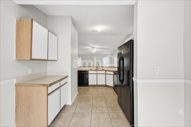 Foto del edificio - 15408 Greater Groves Blvd