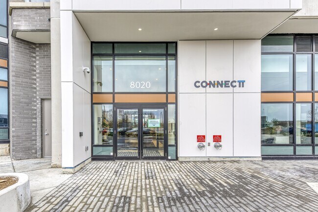 Photo du bâtiment - 8020-18020 Derry Rd