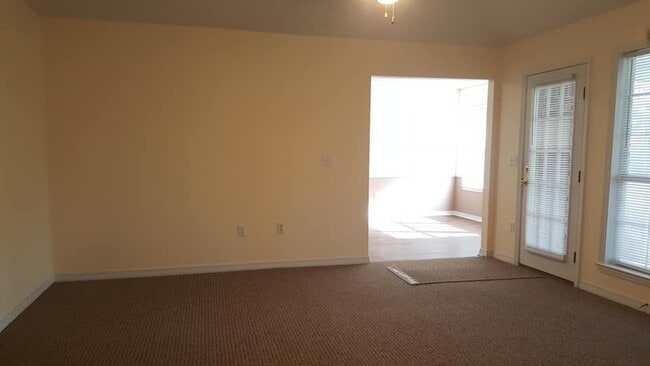 Building Photo - 3-Bed 2-Bath Brick Home located in the Heart of Foley