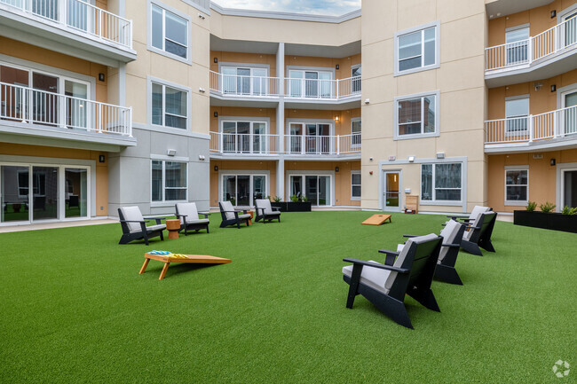 Building Photo - Skylofts at the Heritage