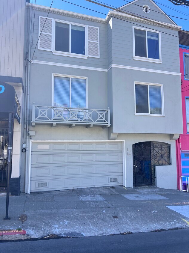 Primary Photo - 611 Taraval St