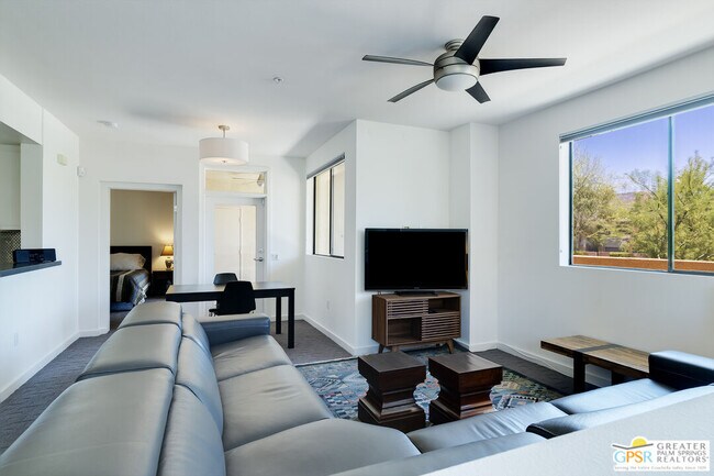 Foto del edificio - 870 E Palm Canyon Dr