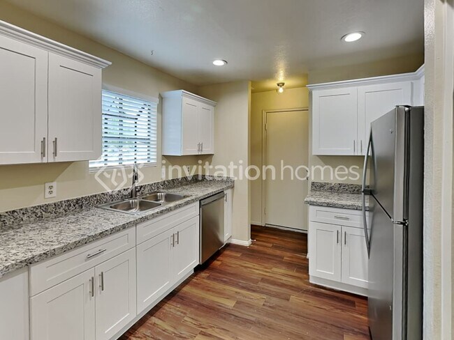 Foto del edificio - 10017 N 66th Ave