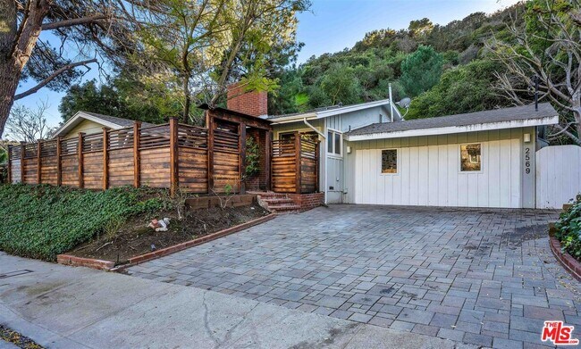 Building Photo - 2569 Laurel Pass Ave