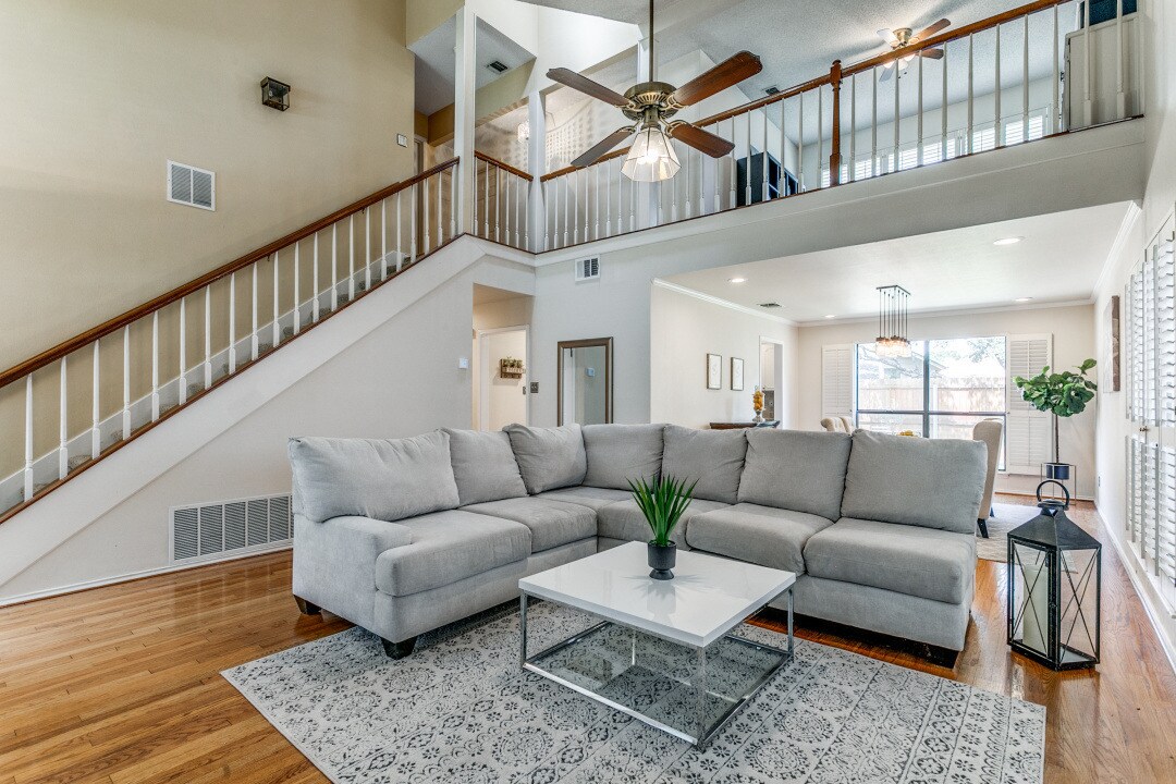 Primary Photo - 1107 River Vista W