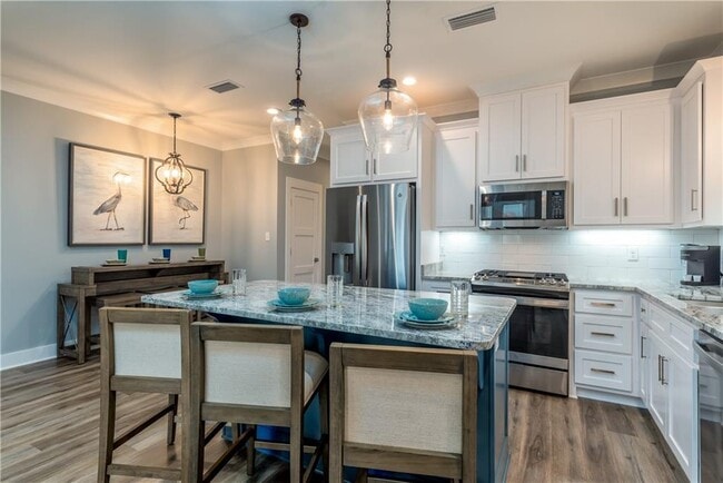 Building Photo - 500 Lemoyne Dr