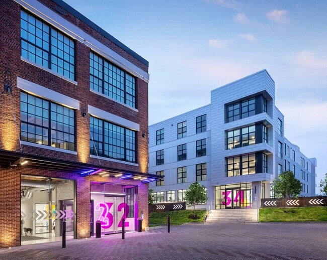 Building Photo - The Graphic Lofts