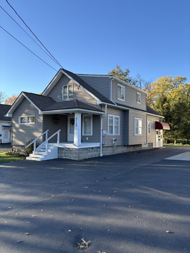 Building Photo - 4124 Seneca St
