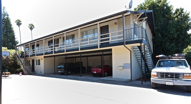 Building Photo - 408 Klute St