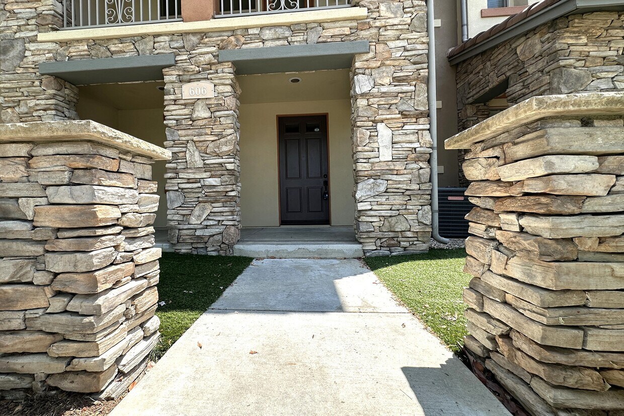 Foto principal - 606 Asbury Dr