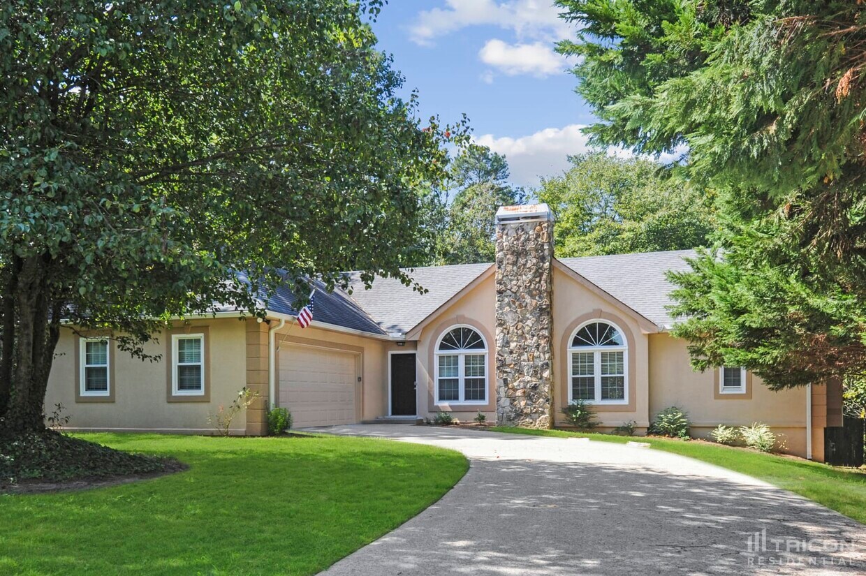 Primary Photo - 4820 Brandon Acres Lane Buford GA
