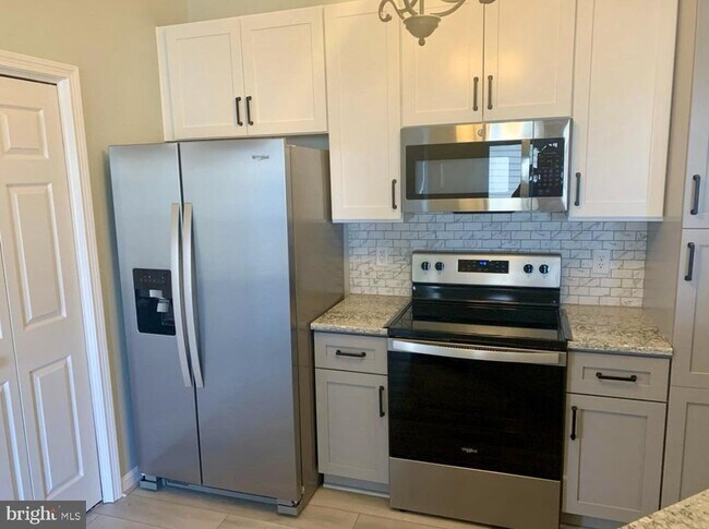 Foto del edificio - 8207 Blue Heron Dr