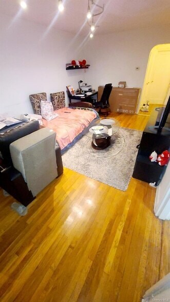 Foto del edificio - 105-26 63rd Rd