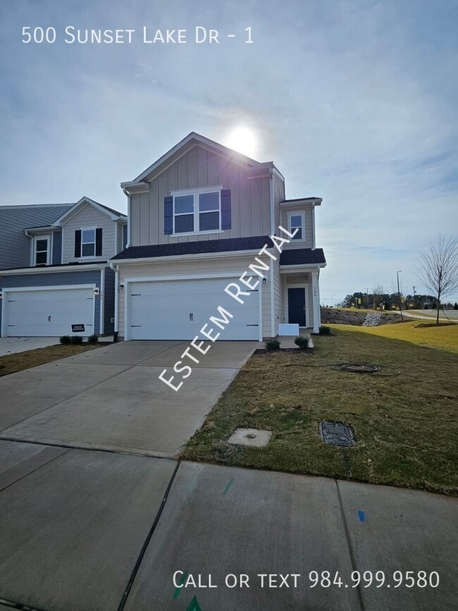 Building Photo - 500 Lake Dr