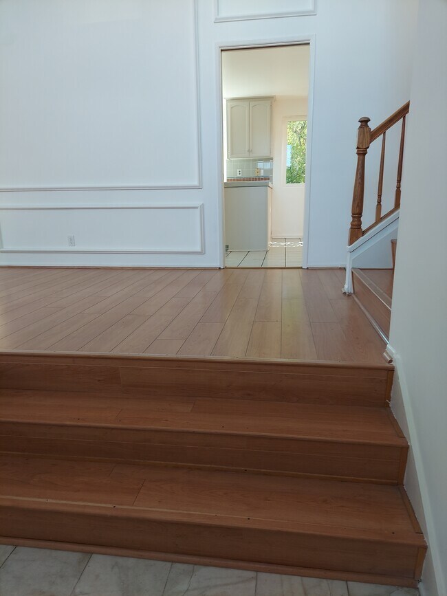Building Photo - 15702 Sunburst Ln