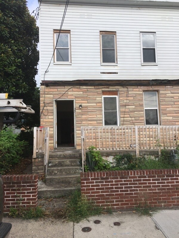 Primary Photo - 25 Potomac St