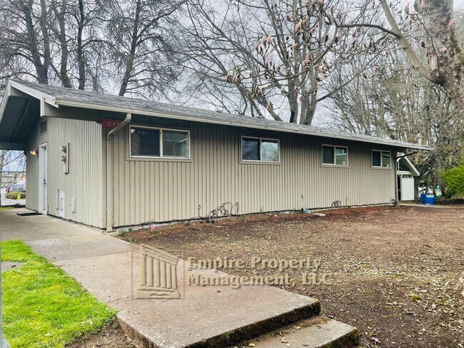 Building Photo - 2143 W 16th Ct