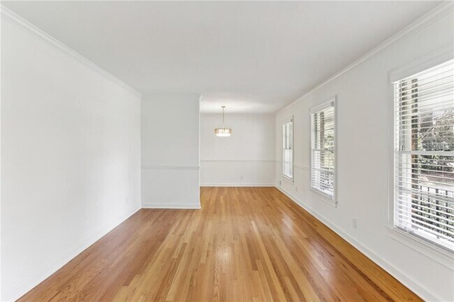 Building Photo - 2888 Bonanza Dr