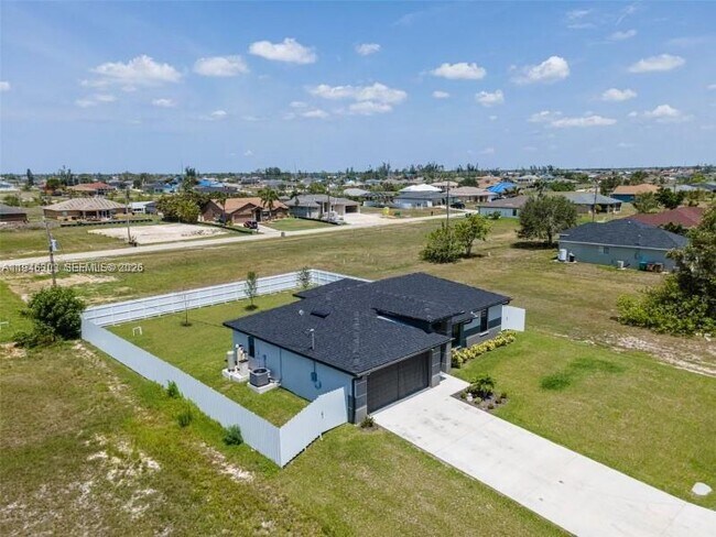 Foto del edificio - 1302 NE 2nd Pl