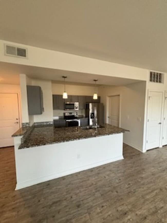Interior Photo - Renaissance Pointe