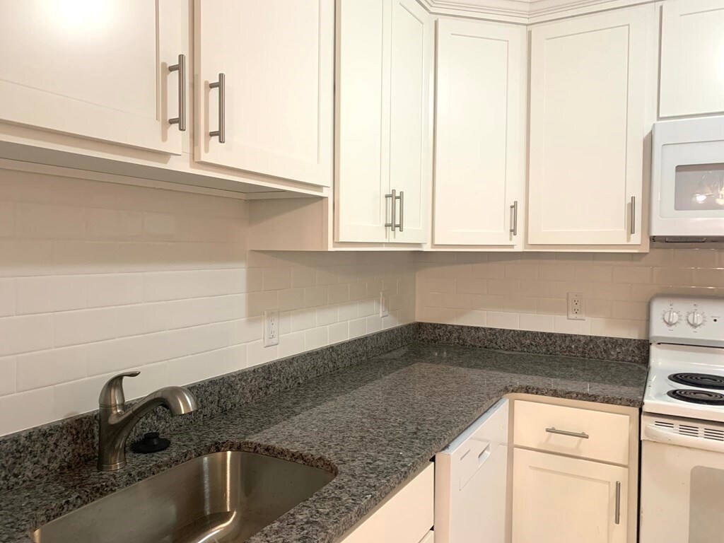 395 Revere Beach Pkwy Unit 2C, Revere, MA 02151 Room for Rent in