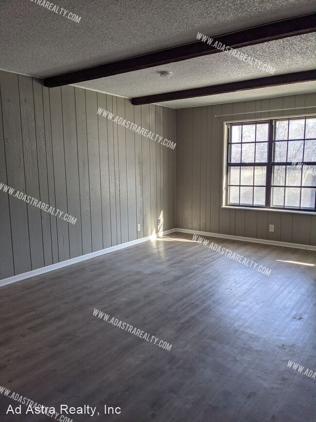 Building Photo - 2 br, 1 bath House - 7028 Woodson Road