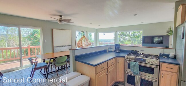 Foto del edificio - 5 br, 3 bath House - 1290 Oakridge Drive