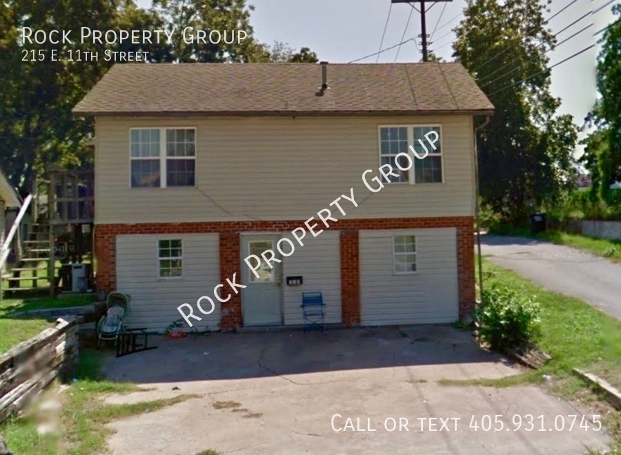 Primary Photo - 215 E 11th St