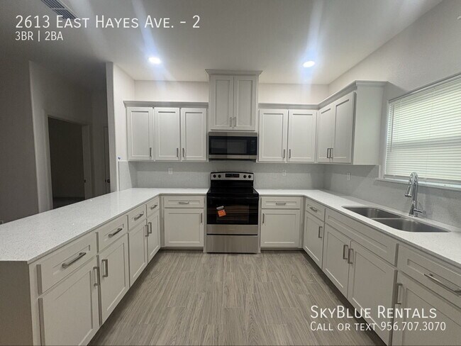 Foto del edificio - 2613 W Hayes Ave