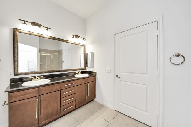 Building Photo - 6363 San Felipe St