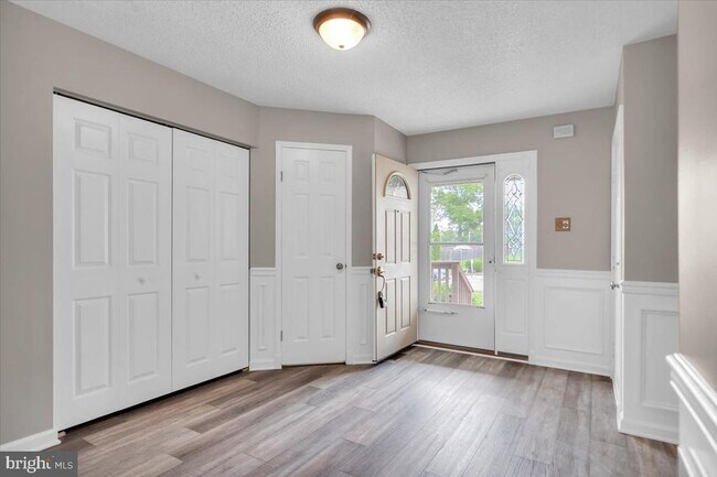 Foto del edificio - 518 Demoss Ct