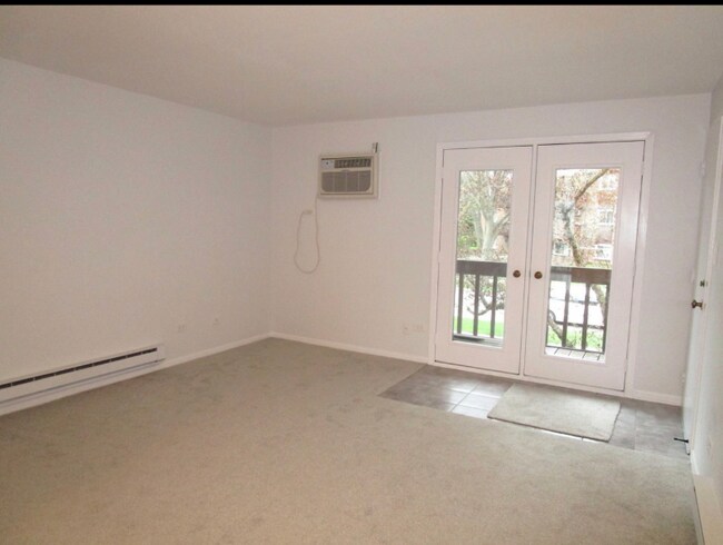 Building Photo - 662 Daisy Ln