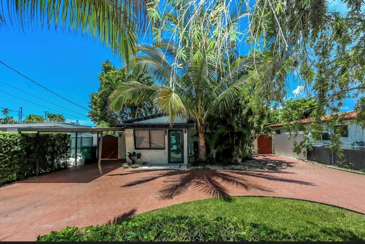 Foto principal - 6528 SW 30th St