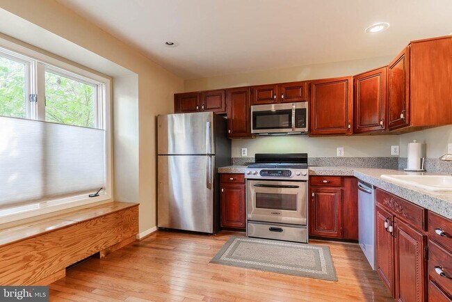 Foto del edificio - 4018 Lake Glen Rd