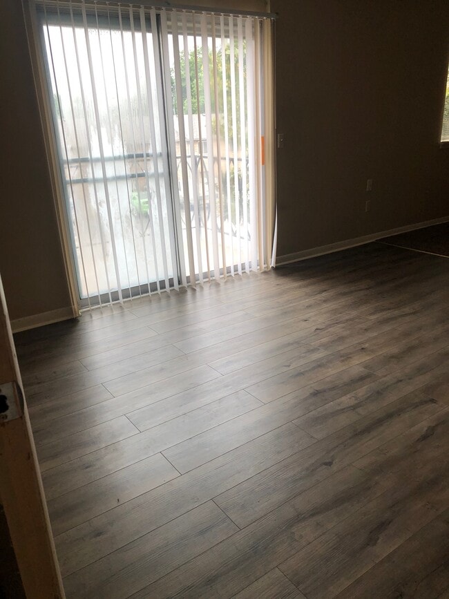 Building Photo - 900 E Ohio St