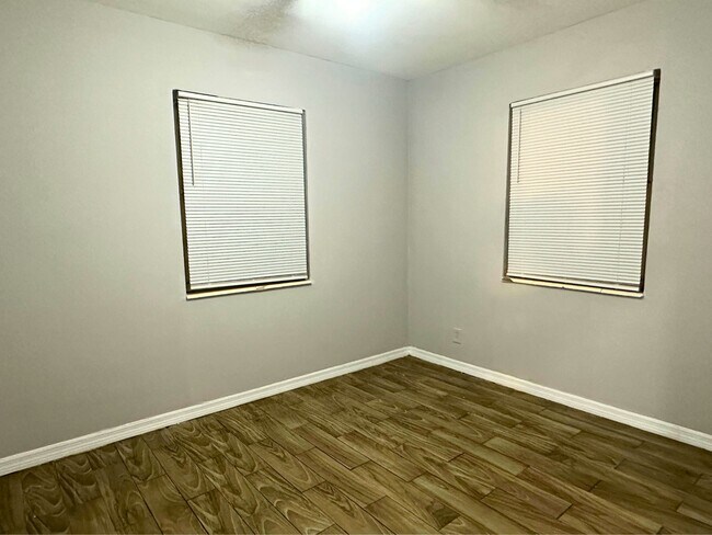 Building Photo - 432 NW 15th Ave