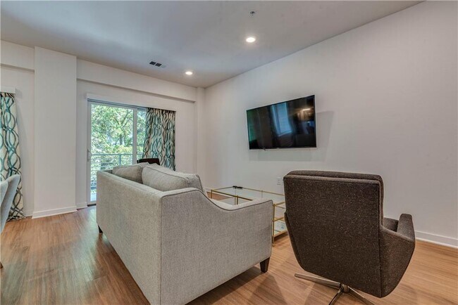 Foto del edificio - 4361 S Congress Ave