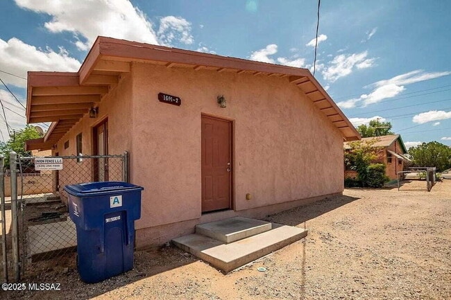 Photo - 3 Bedroom with water trash and sewer inclu... Apartment