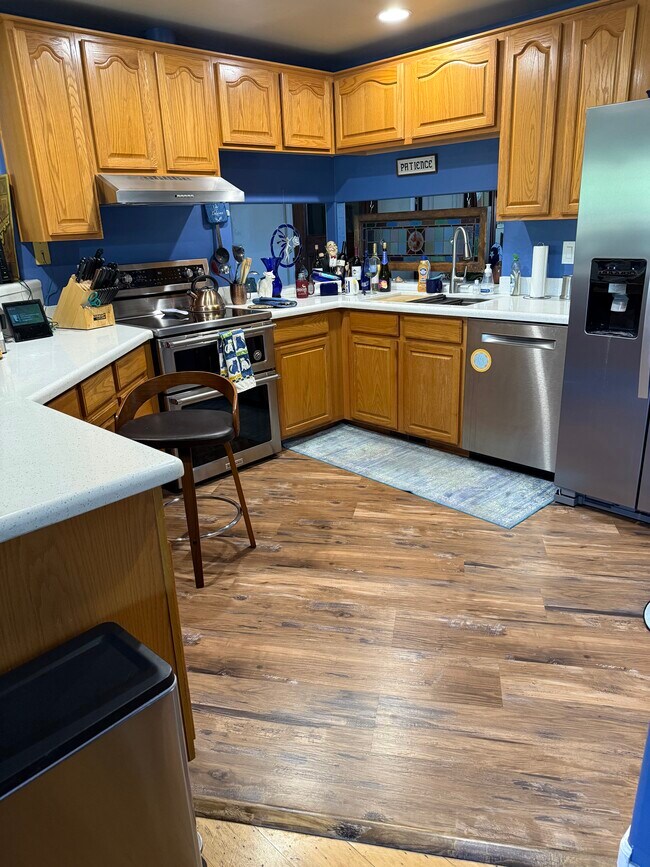 Building Photo - 4733 E Robin Dr